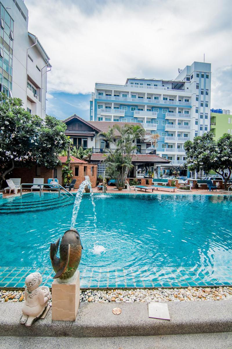 Sutus Court 7 Hotel Pattaya Eksteriør billede