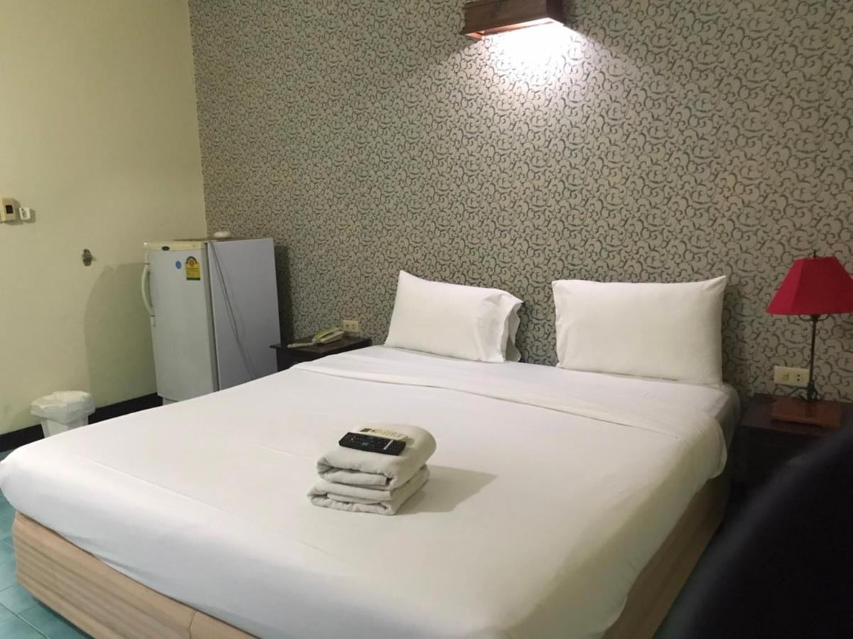 Sutus Court 7 Hotel Pattaya Eksteriør billede