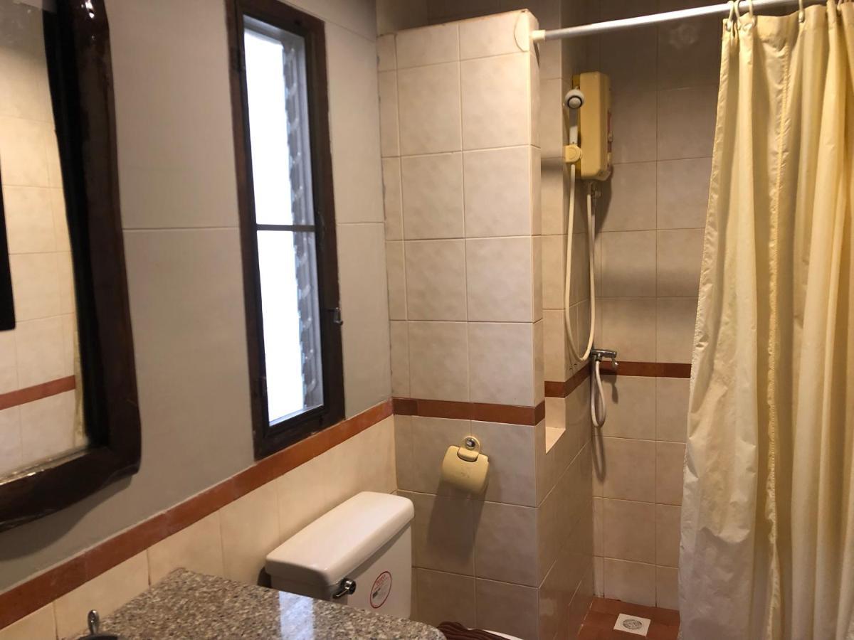 Sutus Court 7 Hotel Pattaya Eksteriør billede